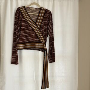 Michael Kors Geometric Wrap Top in Black and Gold Size XL
